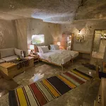 Agarta Cave فندق غوريمِيه