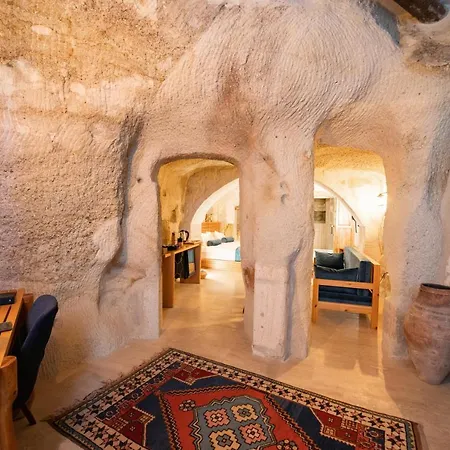 Hotel Agarta Cave 2*