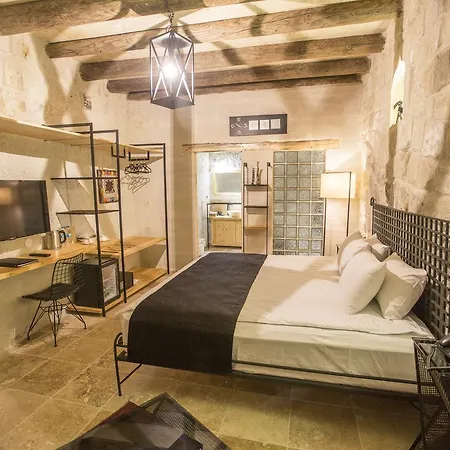 Agarta Cave Hotel 2*