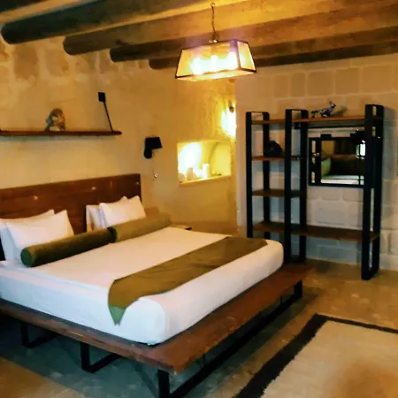 Hotel Agarta Cave 2*